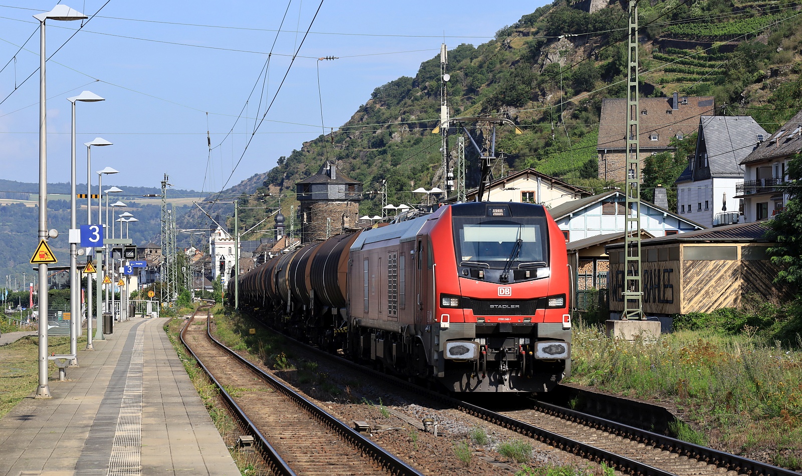 DB/ELP 2159 240-1 mit langem Kesselzug gen R�desheim. Kaub 05.08.2024