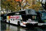 (057'002) - Geissberger, Z�rich - ZH 77'411 - Neoplan am 14.
