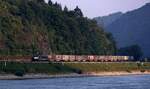 Beacon ES64F4-099 mit dem  MOVE  Intermodal unterwegs gen Bingen. Bad Salzig 15.08.2025
