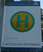 (196'854) - �BB-POSTBUS-Haltestellenschild - Rattenberg, Mittelschule Rattenberg - am 11. September 2018