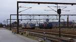 G�hnende Langeweile in Pattburg...HCRS 241.001+005 und C Rail Safety TME 1516 standen am Bahnhof in der  Nordabstellung . 21.01.2024