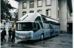 (081'036) - Sommer, Gr�nen - BE 153'590 - Neoplan am 19.