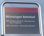 (212'891) - BERNMOBIL-Haltestellenschild - M�nsingen, Bahnhof - am 14.
