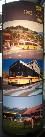 (145'089) - Plakats�ule f�r STI 1982 - 2013 Bus - am 16.