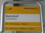 (160'947) - PostAuto-Haltestellenschild - Sch�pfheim, Bahnhof - am 24.