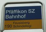 (135'824) - PostAuto-Haltestellenschild - Pf�ffikon SZ, Bahnhof - am 5.